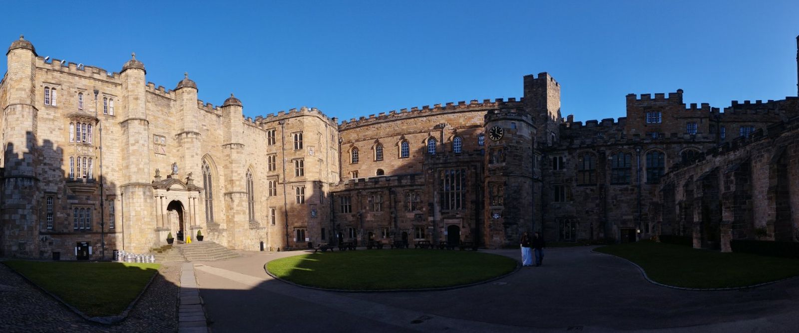Cortile del castello di Durham