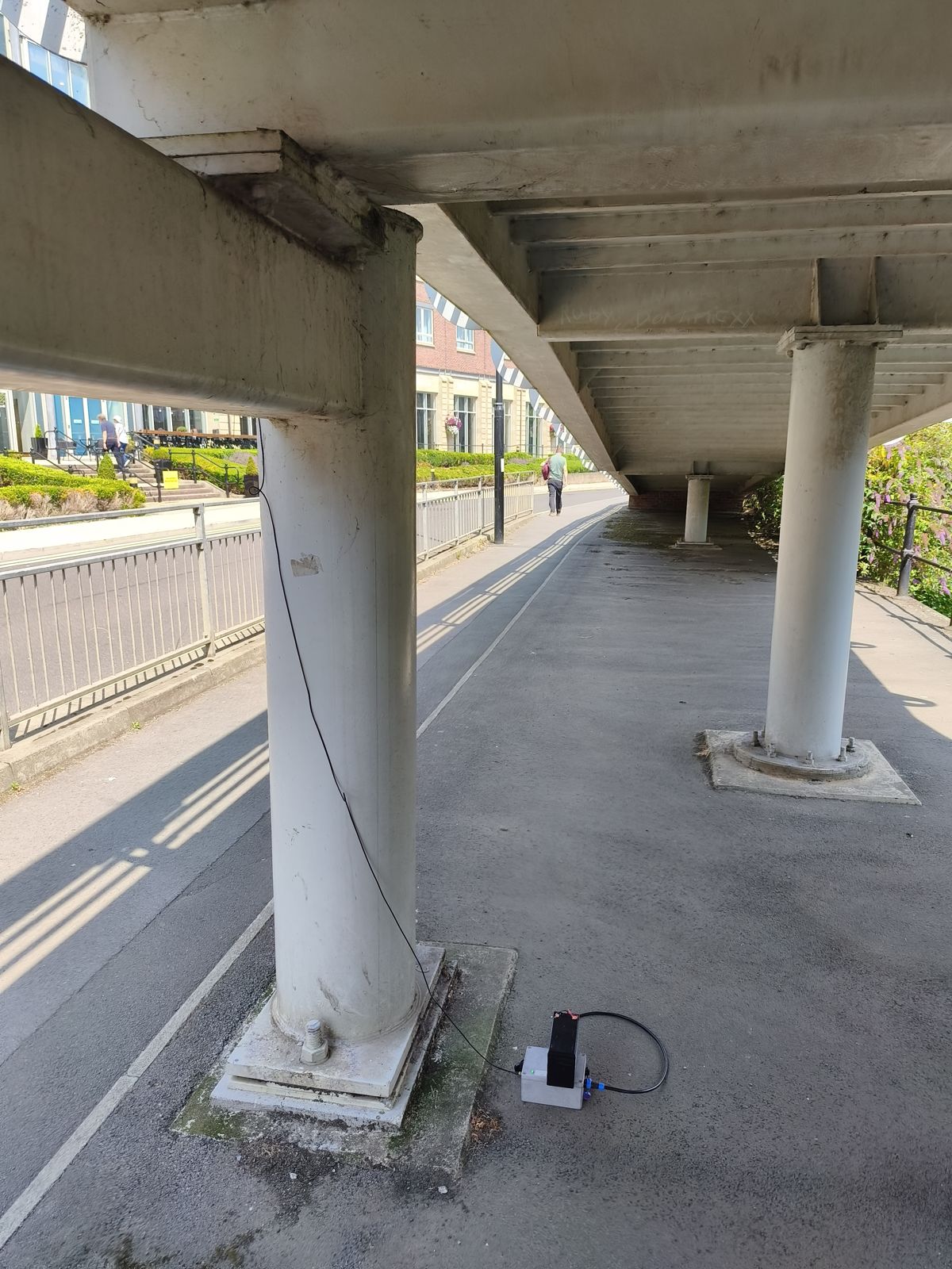 Smart Sensor Box e batteria alla base del ponte